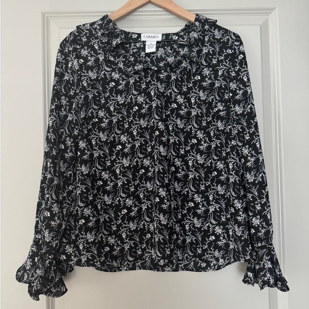 Floral black and white 100% polyester blouse with ruffle sleeves